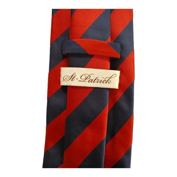 MEN'S ST. PATRICK RED/NAVY DIAGONAL STRIPE TIE AND POCKET SQUARE SET. - Picture 2 of 3